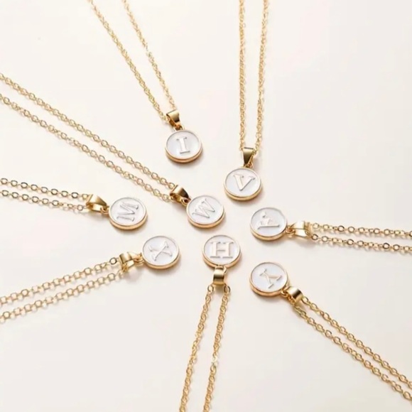 Letter Personalized Initial Necklace Women’s OS Gold Chain NEW - Picture 4 of 4